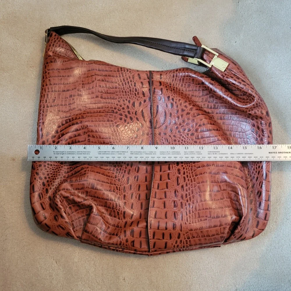 G.I.L.I. leather hobo